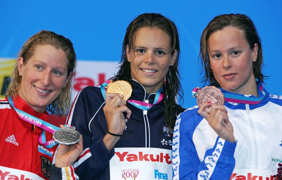 2007 Campionati del mondo di Melbourne in Australia. Federica Pellegrini si aggiudica la medaglia di bronzo in 1’56”97 dei 200 mt stile libero. Meglio di lei solo Laure Manudou, oro, e la tedesca Annika Lurz, argento (Reuters)